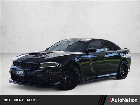 Used 2019 Dodge Charger GT w/ Blacktop Package RWD image 1