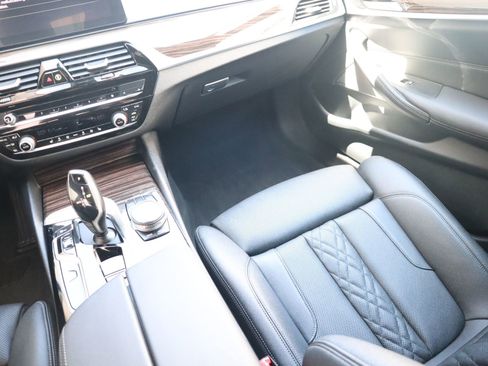 Used 2023 BMW 530e xDrive AWD/4WD image 31