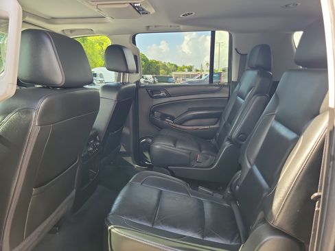 Used 2020 Chevrolet Suburban LT AWD/4WD image 15