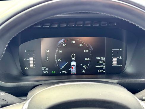 Used 2018 Volvo XC90 T5 Momentum w/ Convenience Package image 26