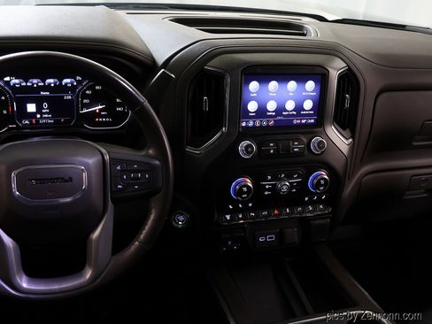 Used 2022 GMC Sierra 2500 Denali w/ Denali Black Diamond Edition image 18