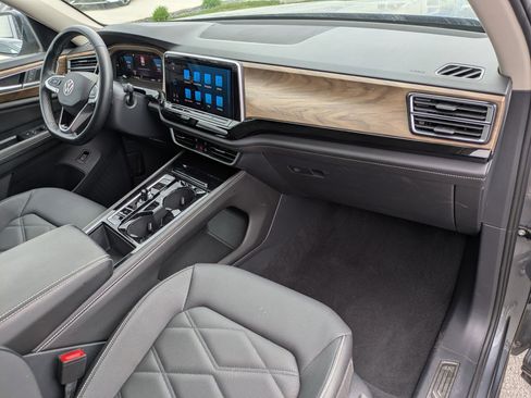 Certified 2025 Volkswagen Atlas SE AWD/4WD image 35