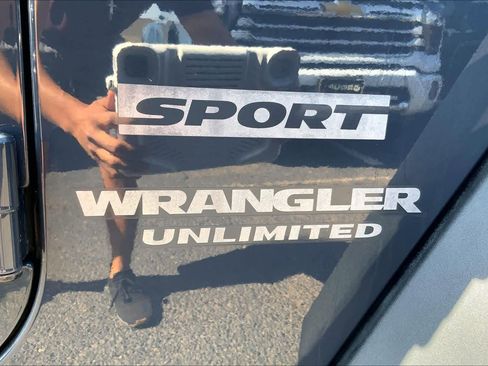 Used 2017 Jeep Wrangler Unlimited Sport w/ Quick Order Package 24S AWD/4WD image 29