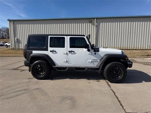 Used 2016 Jeep Wrangler Unlimited Sport image 2