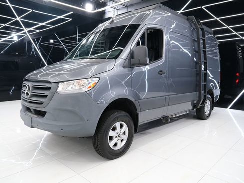 Used 2021 Mercedes-Benz Sprinter 2500 image 7