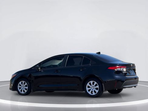 Used 2024 Toyota Corolla LE FWD image 3