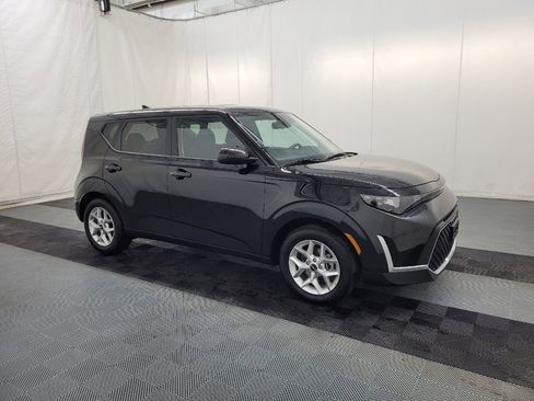 Used 2025 Kia Soul S image 11
