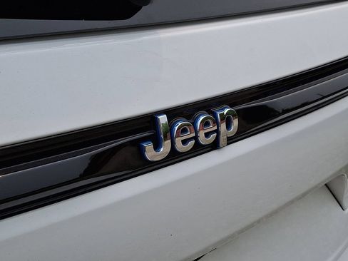 Used 2023 Jeep Grand Cherokee 4WD 4xe w/ Luxury Tech Group II image 10