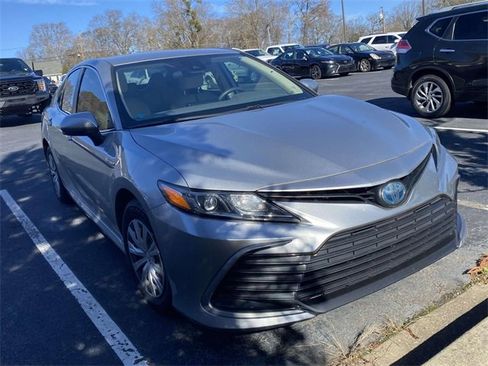 Used 2021 Toyota Camry LE image 1