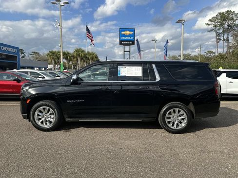 Used 2024 Chevrolet Suburban Premier RWD image 13