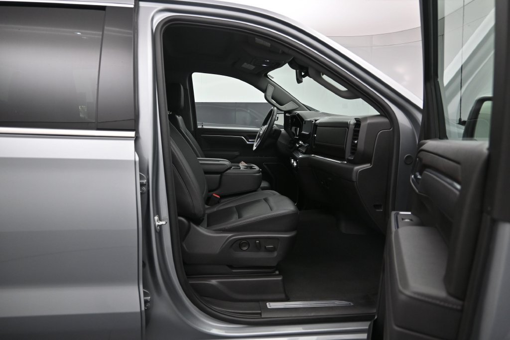 Used 2025 GMC Sierra 1500 SLT AWD/4WD image 26