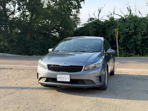 Used 2017 Kia Forte S FWD image 6