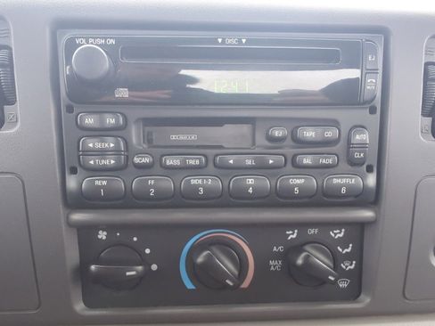 Used 2001 Ford F250 XLT image 17