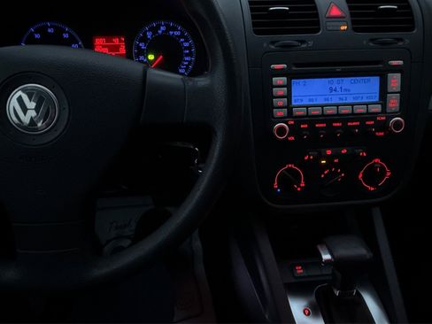 Used 2009 Volkswagen Rabbit S image 29