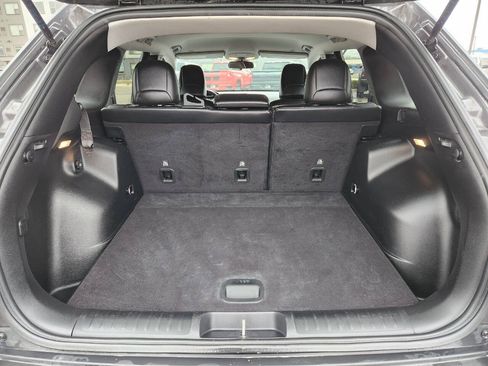 Used 2019 Jeep Cherokee Latitude Plus AWD/4WD image 26