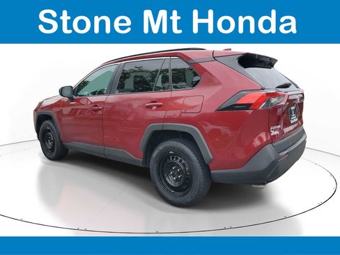 Used 2020 Toyota RAV4 LE AWD/4WD image 4