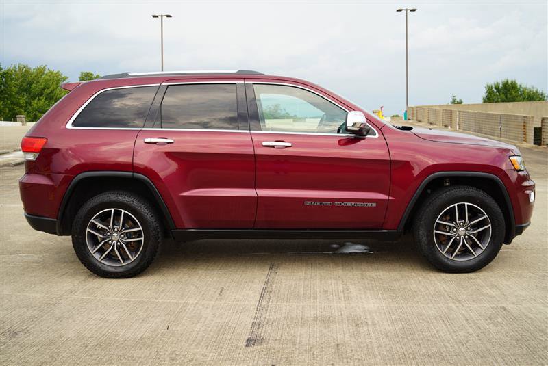Used 2018 Jeep Grand Cherokee Limited AWD/4WD image 6