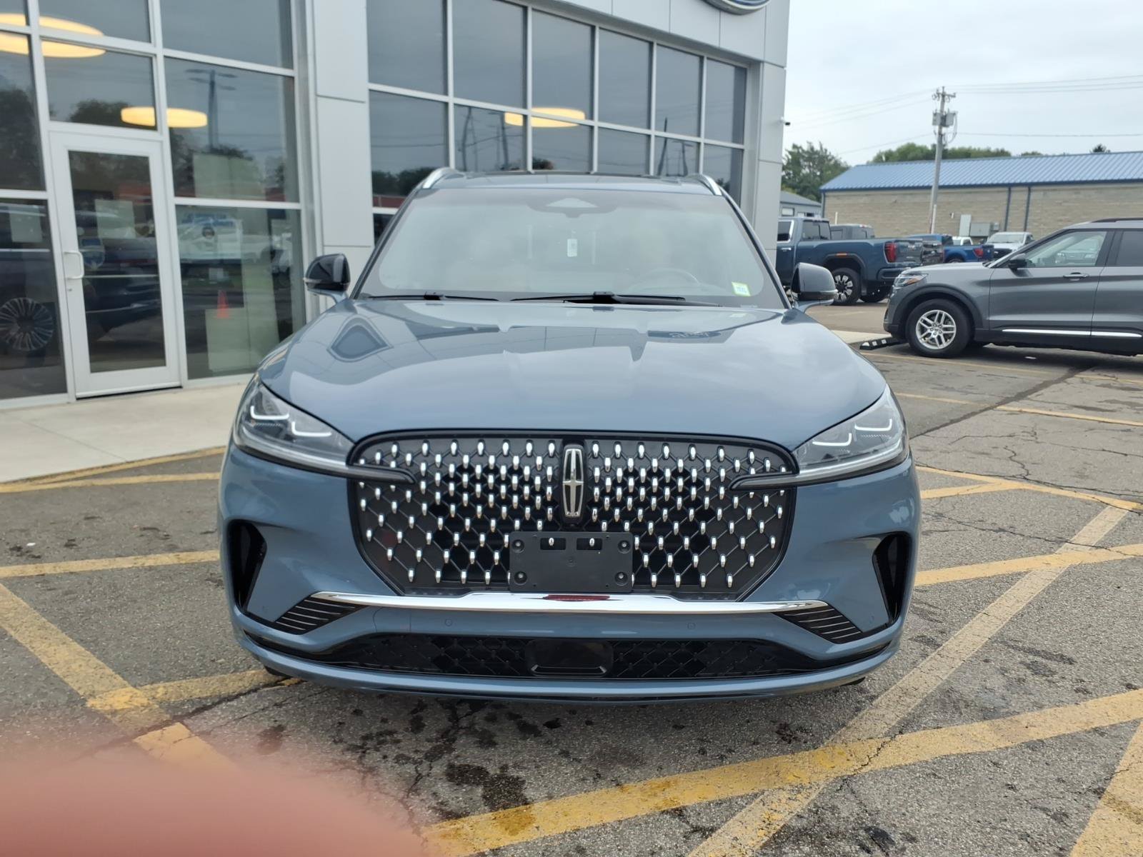 Used 2025 Lincoln Aviator Black Label AWD/4WD image 9