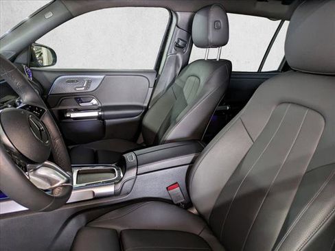 Certified 2025 Mercedes-Benz GLB 250 image 20