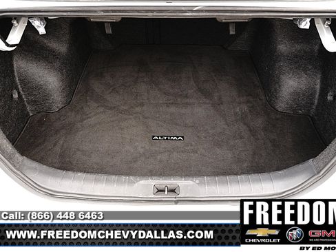 Used 2025 Nissan Altima 2.5 SV FWD image 43