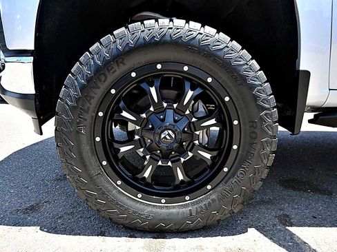 Used 2019 Chevrolet Silverado 1500 LT w/ All-Star Edition AWD/4WD image 10