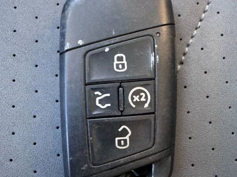 Used 2025 Volkswagen Jetta SE image 47