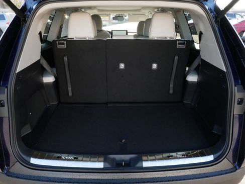 Certified 2026 Toyota Grand Highlander Platinum image 18