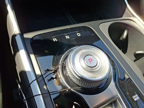 New 2025 Kia Carnival SX Prestige FWD image 11