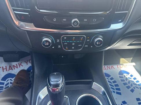 Used 2020 Chevrolet Traverse LT FWD image 23