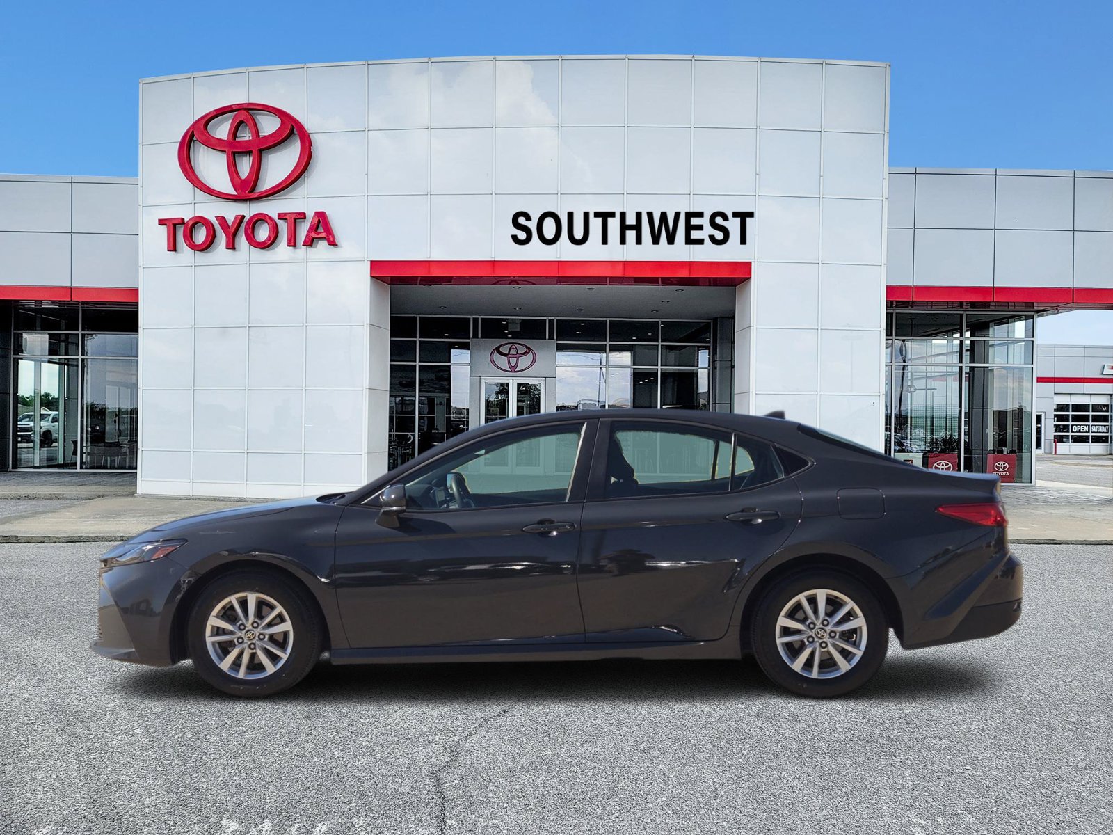 Used 2025 Toyota Camry LE FWD image 3
