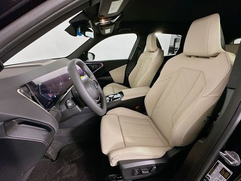 Used 2025 BMW X3 xDrive30i w/ Convenience Package image 15