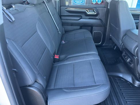 Used 2024 GMC Sierra 3500 SLE w/ SLE Convenience Package image 12