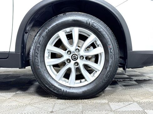 Used 2020 Nissan Rogue SV AWD/4WD image 46