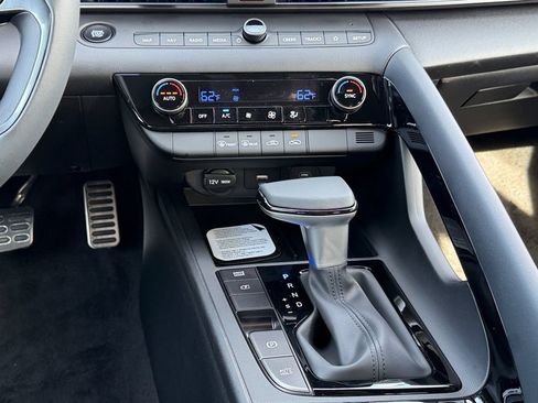 New 2026 Hyundai Elantra SEL FWD image 18
