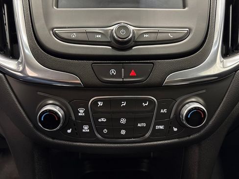 Used 2024 Chevrolet Equinox LT AWD/4WD image 22
