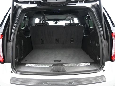 Used 2024 GMC Yukon XL AT4 AWD/4WD image 32