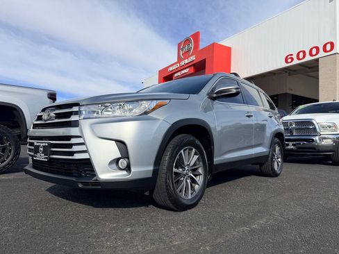 Used 2019 Toyota Highlander XLE image 30