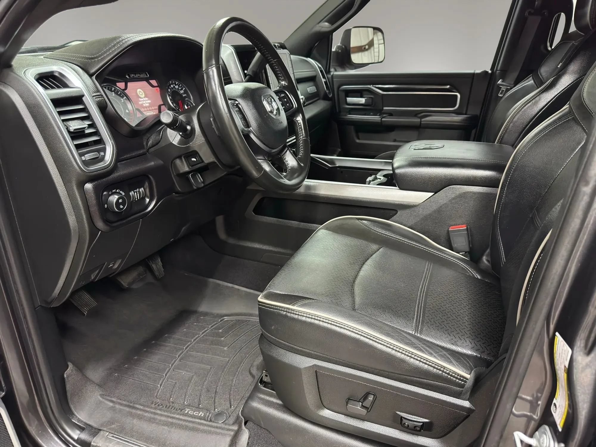 Used 2022 RAM 2500 Laramie w/ Night Edition AWD/4WD image 10