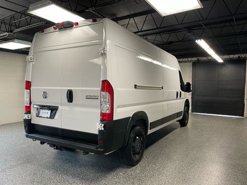 Used 2023 RAM ProMaster 2500 w/ Driver Convenience Group FWD image 6