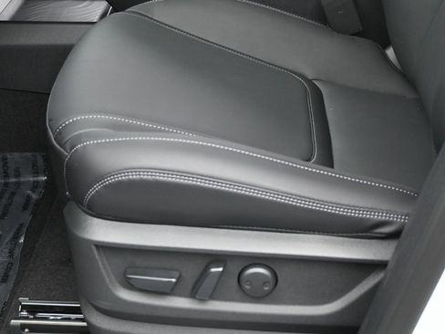 New 2026 INFINITI QX80 Pure w/ Cargo Package image 18