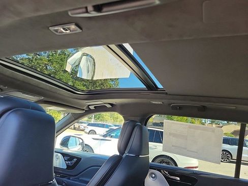 New 2025 Lincoln Aviator Black Label AWD/4WD image 24