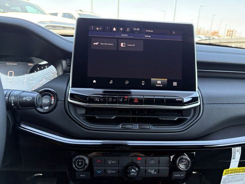 New 2026 Jeep Compass Latitude image 8