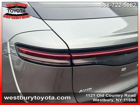 Used 2023 Toyota Crown AWD/4WD image 12