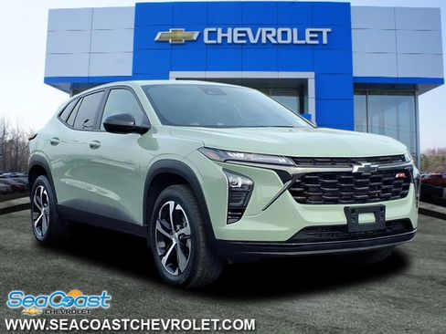 Used 2024 Chevrolet Trax RS w/ Driver Confidence Package image 1