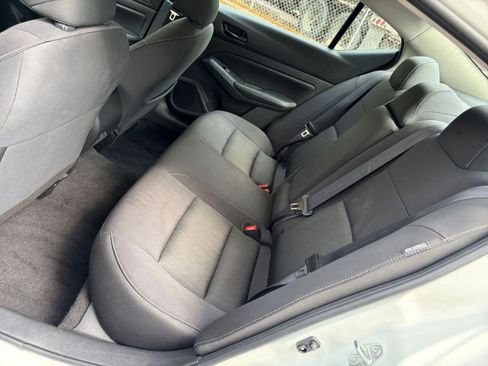 Used 2025 Nissan Altima 2.5 SV image 35