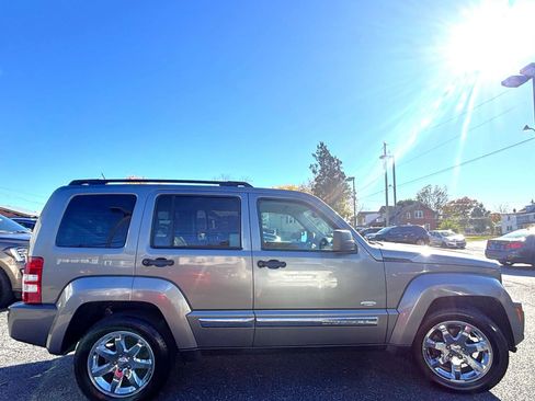 Used 2012 Jeep Liberty Sport image 6