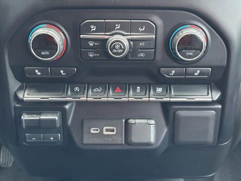 Used 2021 Chevrolet Silverado 1500 LT image 14