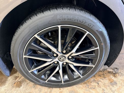 Used 2023 Toyota Camry SE FWD image 7