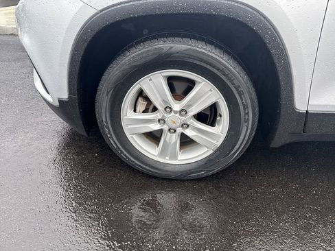 Used 2018 Chevrolet Trax LT w/ LT Convenience Package image 30