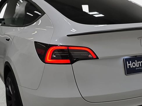 Used 2024 Tesla Model Y Performance AWD/4WD image 33
